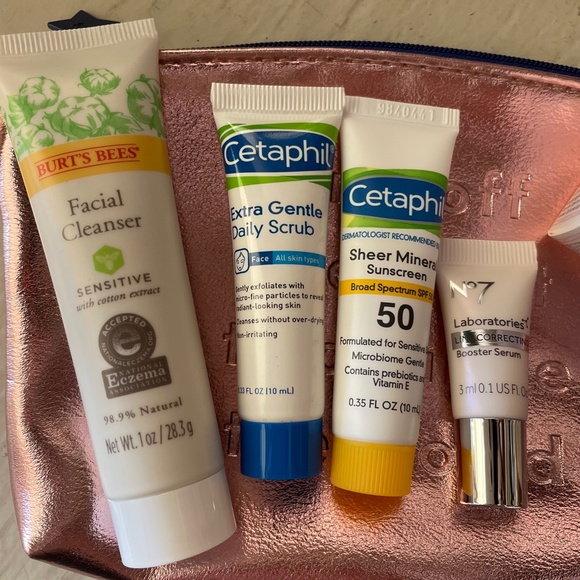 Variety Skincare with Makeup Bag NEW - Picture 3 of 5